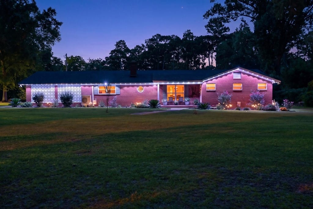 1719 Lily Pond Rd, Albany, GA 31701