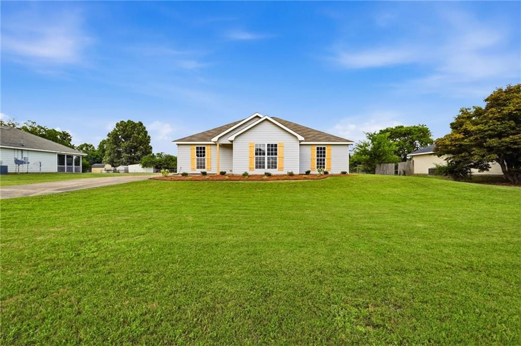 33 McLendon Rd, Fort Mitchell, AL 36856