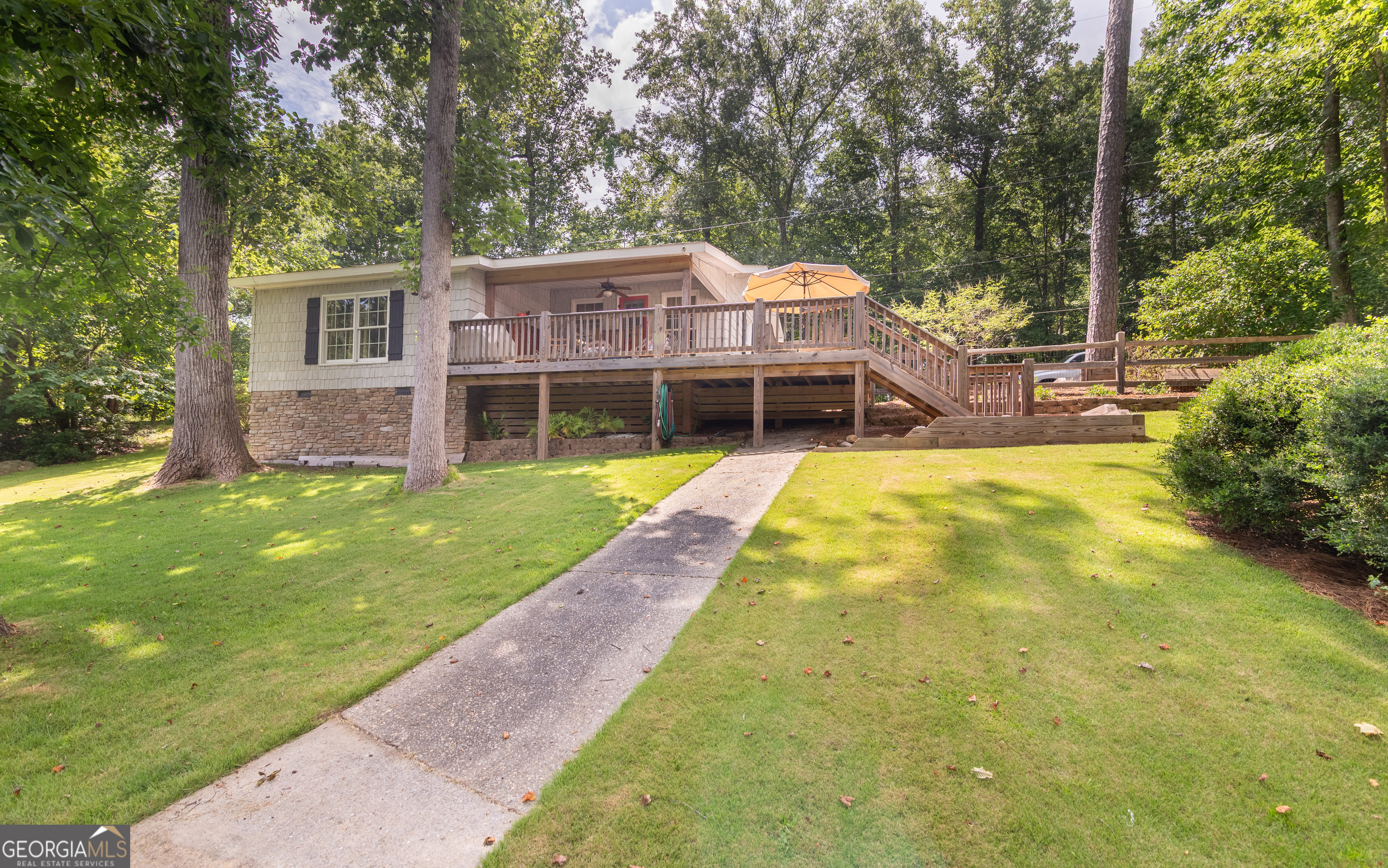 145 Robin Dr, Hamilton, GA 31811