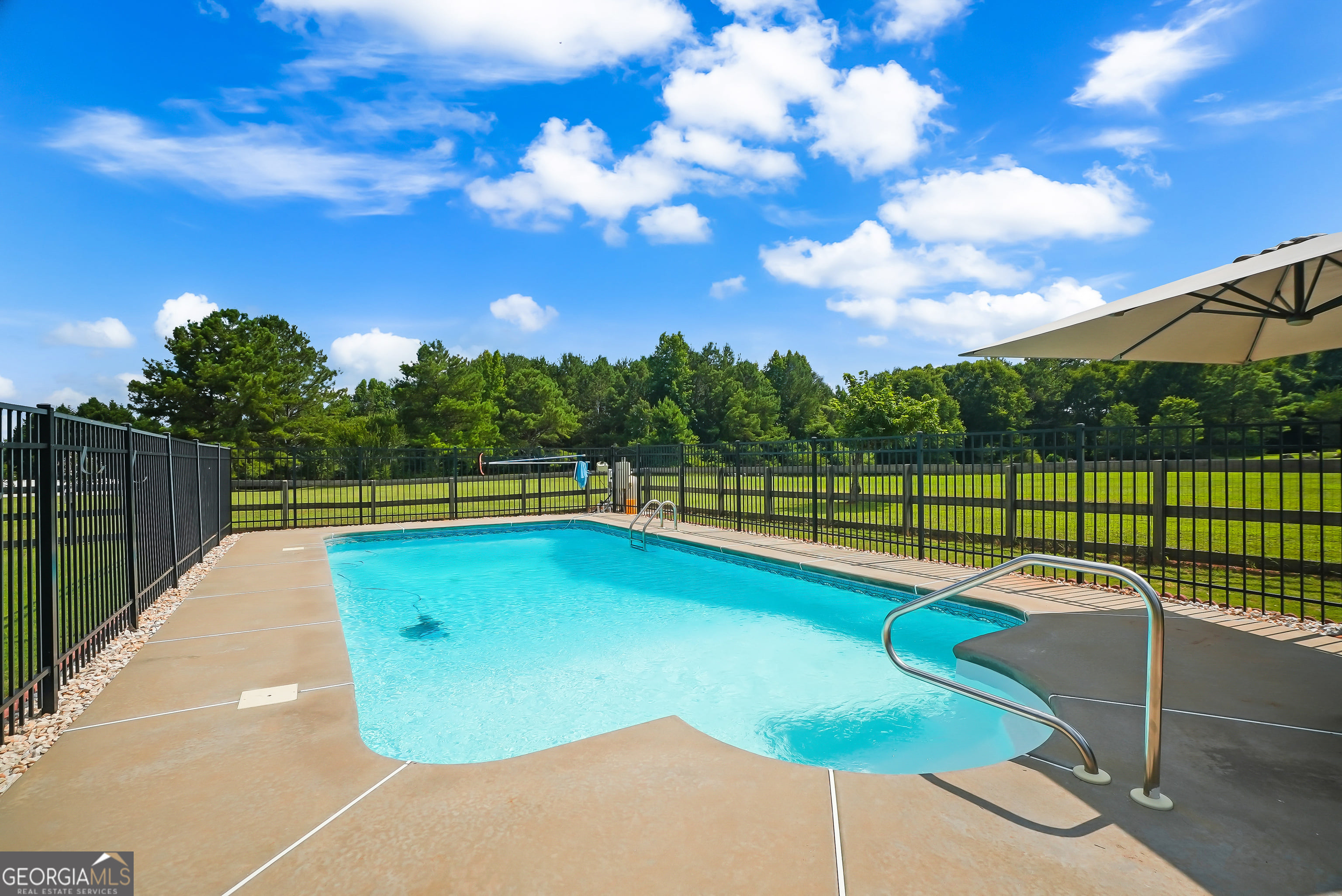 188 Meadows Ln, Senoia, GA 30276