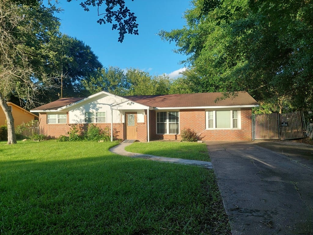 1138 Betty Dr, Columbus, GA 31907