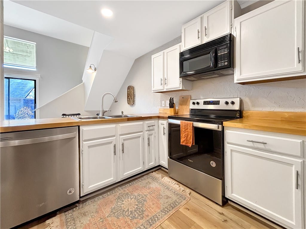 1007 Stonegate Drive #a, Auburn, AL, 36832 — Photo 2