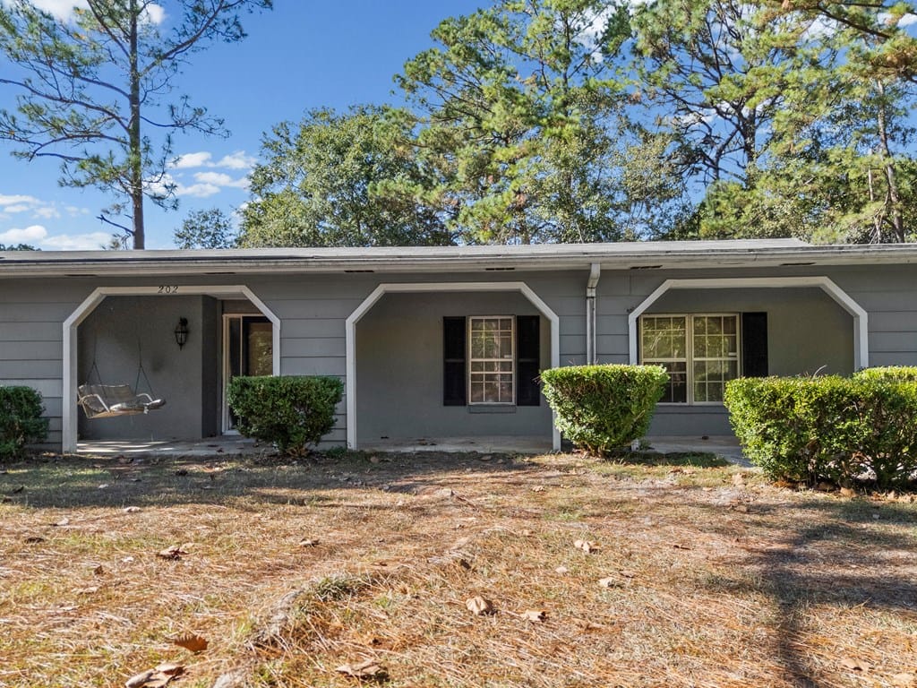 202 Oak Grove Dr, Albany, GA 31705