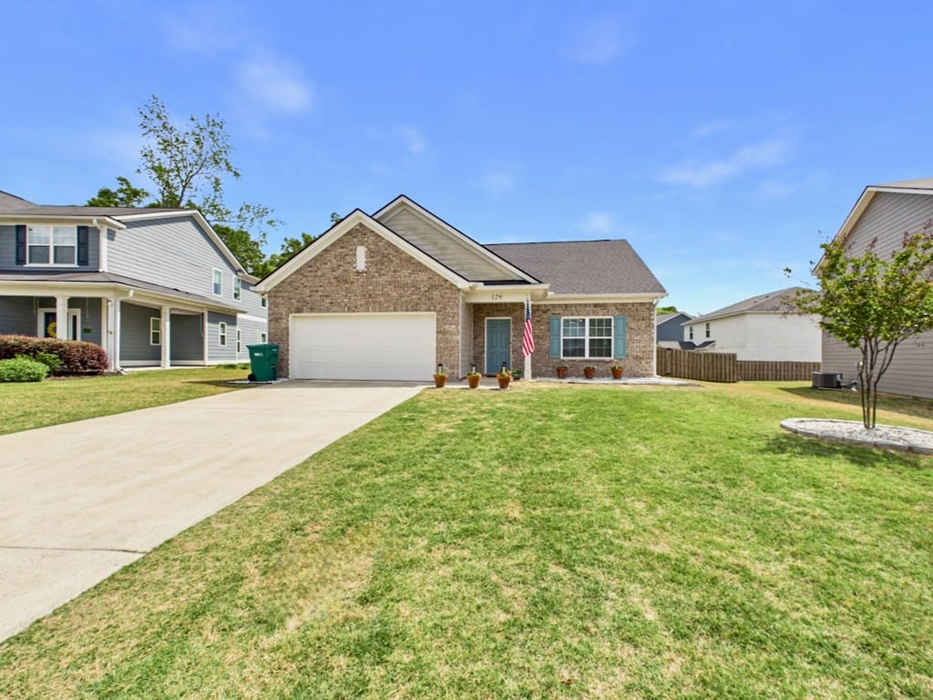 129 Wood Hill Drive, Smiths Station, AL, 36877 — Photo 2