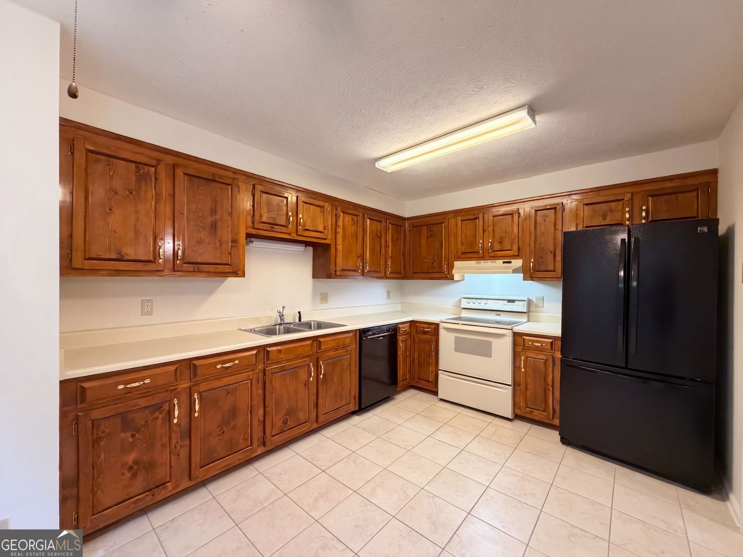 103 Saddlebrook Ct, LaGrange, GA 30240