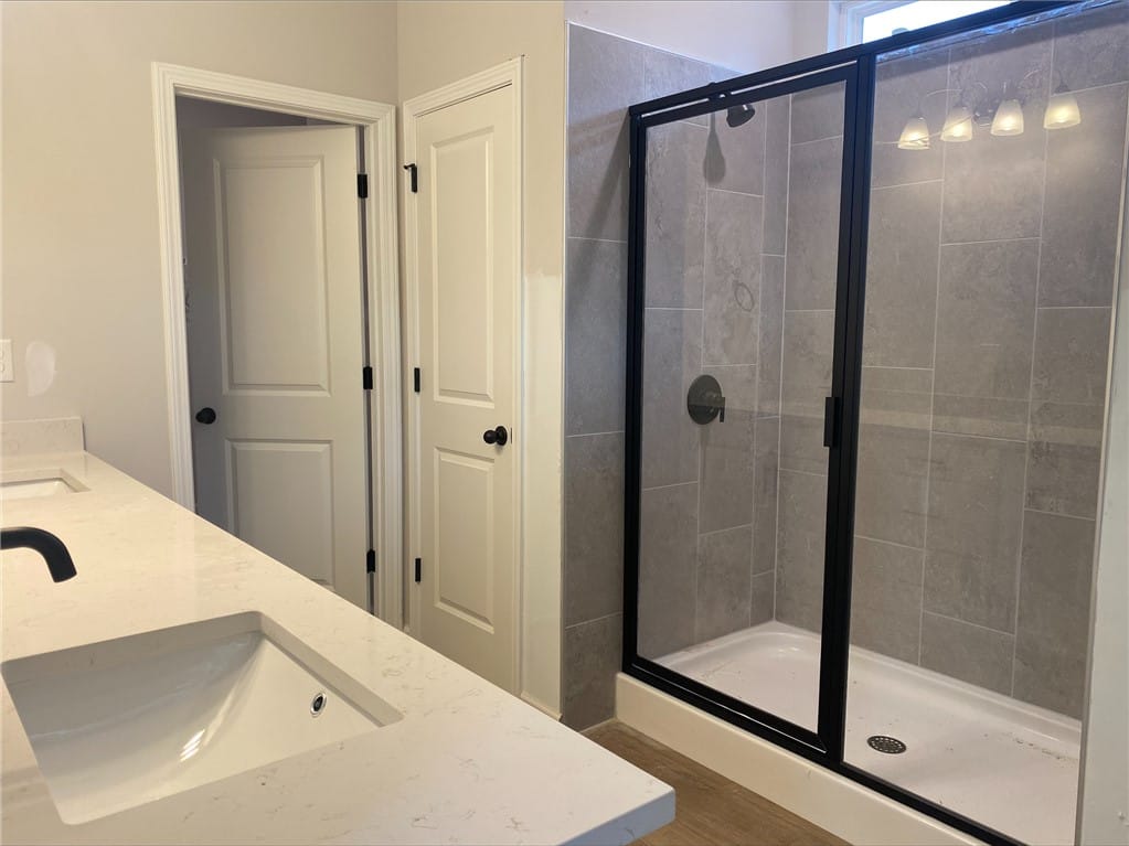 2873 BUNKER, Auburn, AL, 36832, A well-appointed primary bathroom showcases a dual