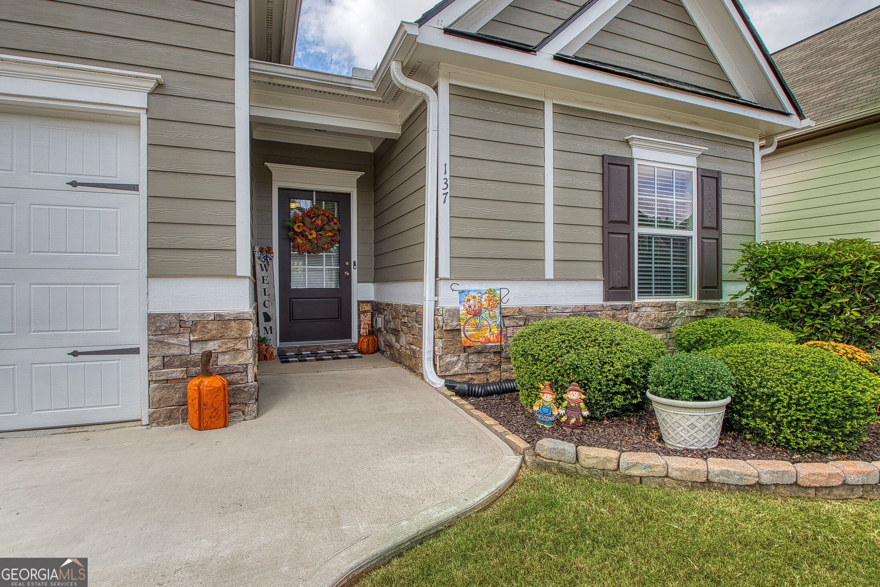 137 Thomaston St, Newnan, GA 30263