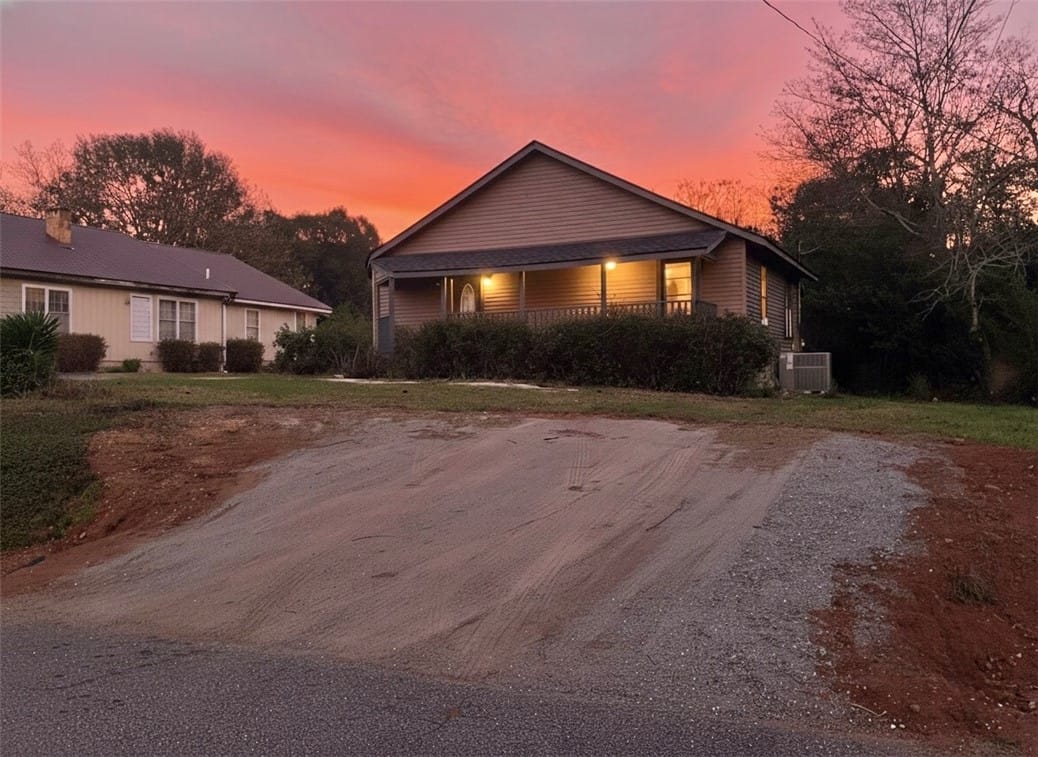 244 Oak St, Dadeville, AL 36853