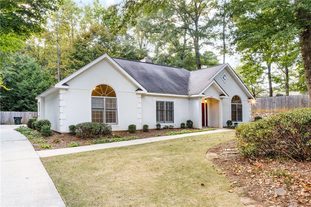 1285 UNIVERSITY, Auburn, AL, 36830