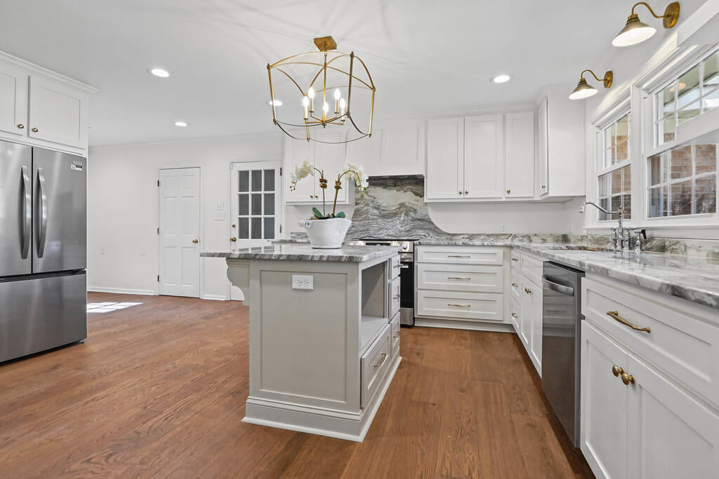 2300 E Doublegate Dr, Albany, GA 31721, custom, open, tasteful, NEW