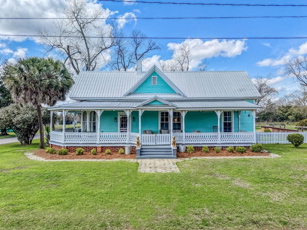 137 College St, Parrott, GA 39877
