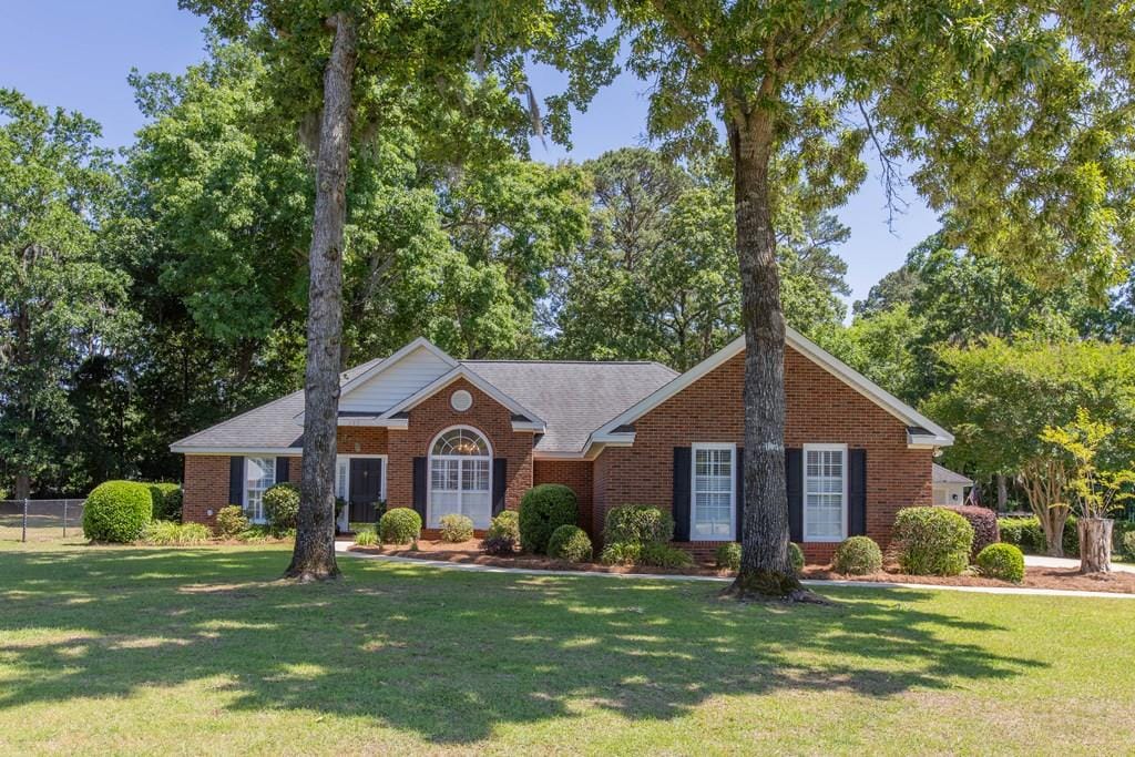 135 Susina Dr, Leesburg, GA 31763