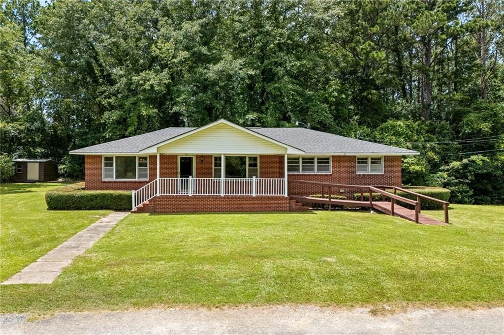 65 Alberta St, Camp Hill, AL 36850