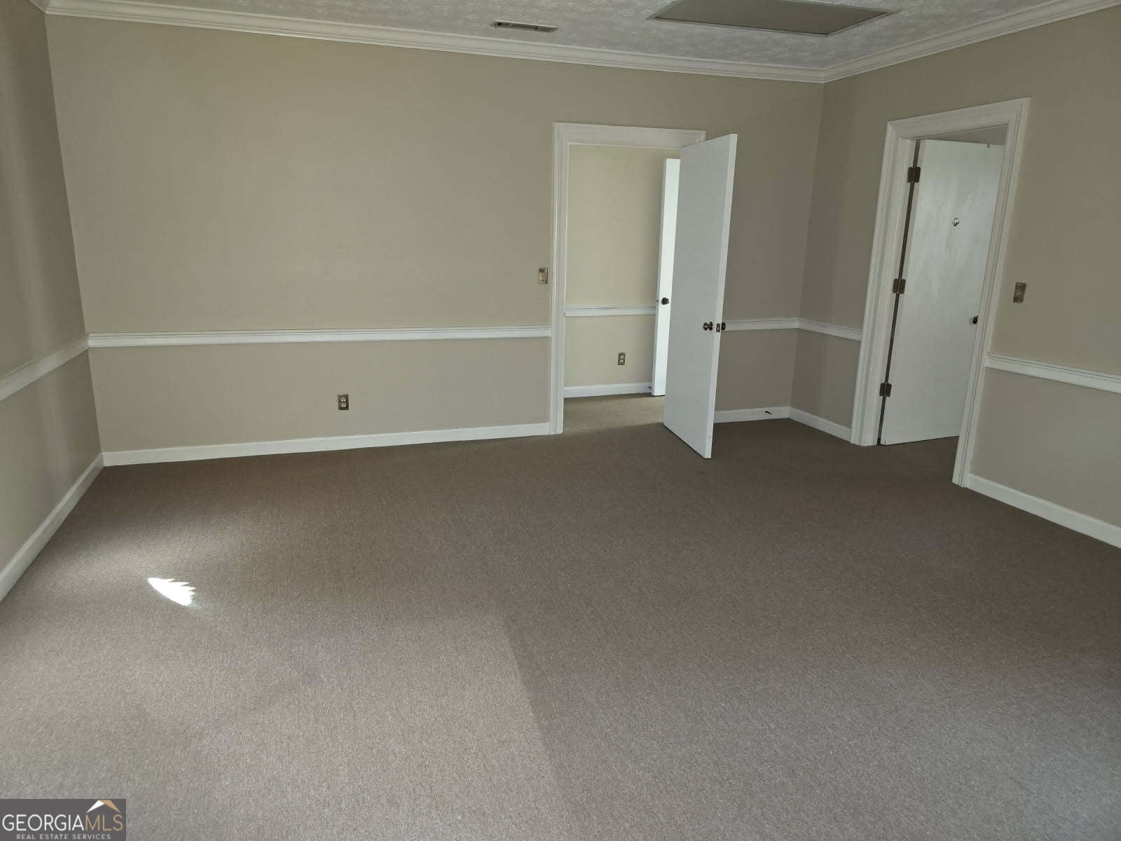 300 W Broome St #200, LaGrange, GA 30240