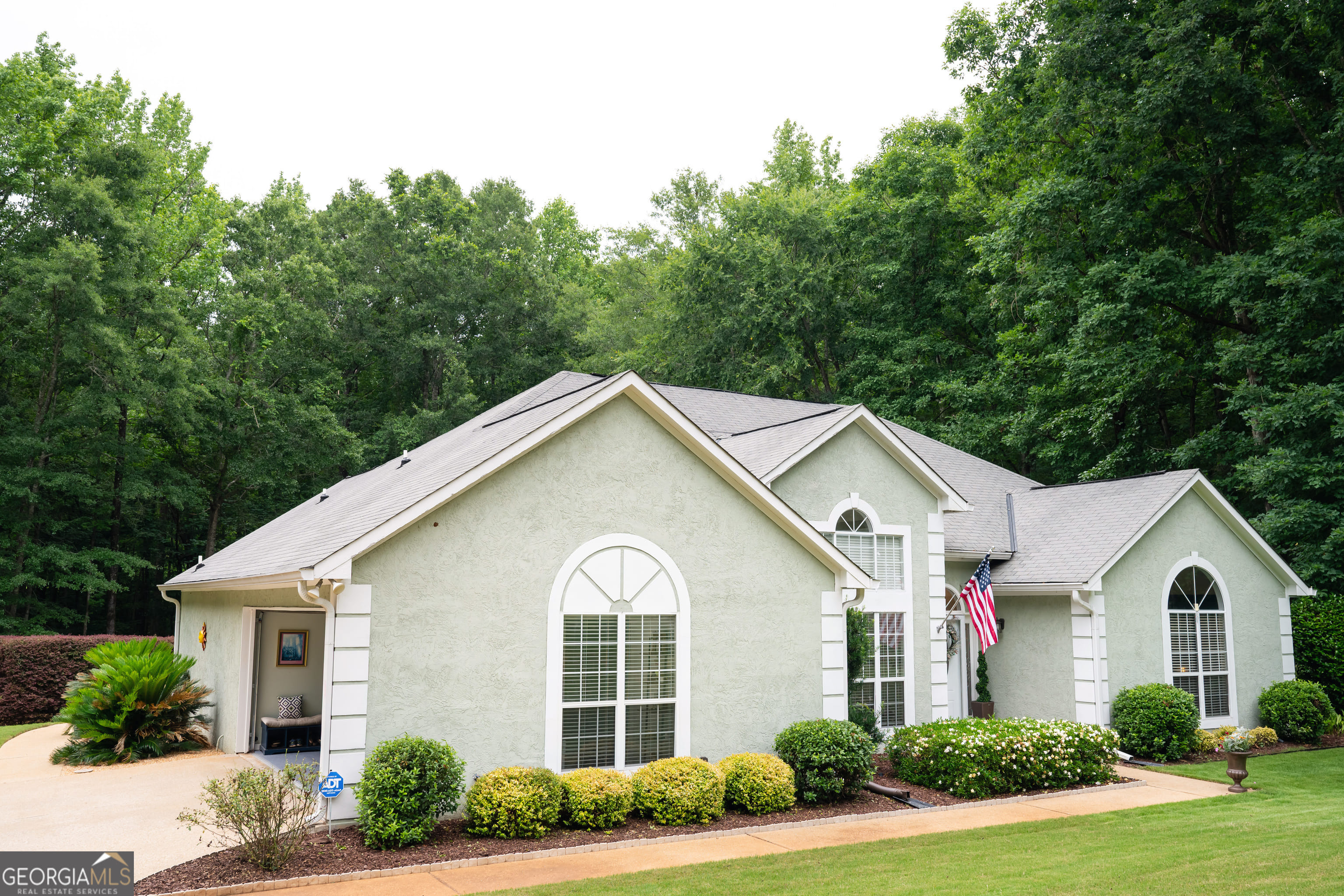 122 Colonial Ct, LaGrange, GA 30240