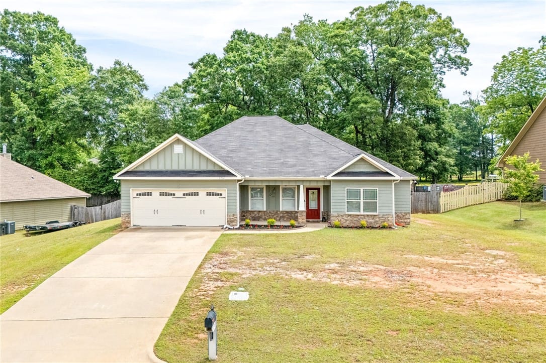 2711 East Pointe Way, Opelika, AL, 36804