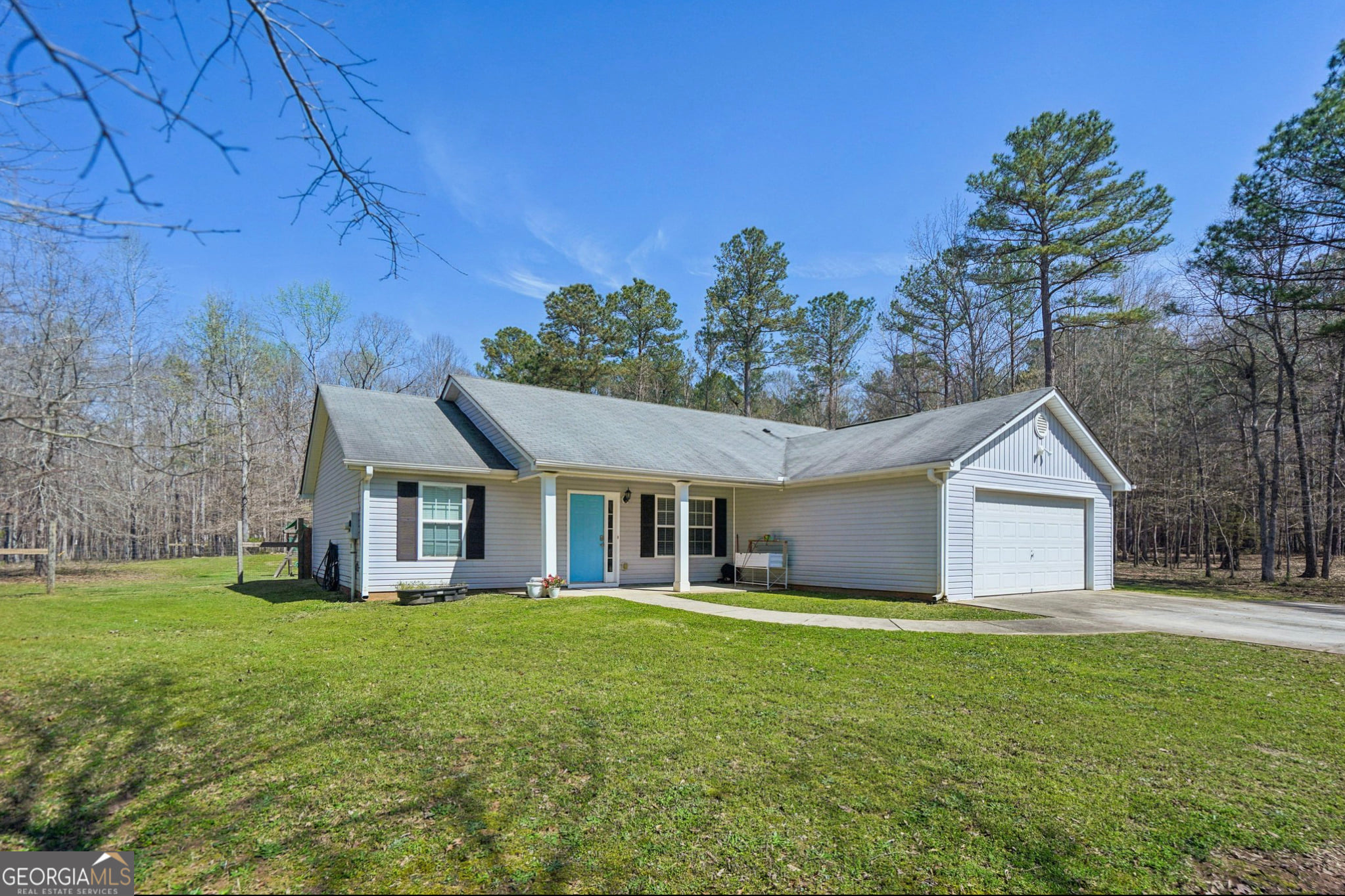 86 Esther Ln, Grantville, GA 30220