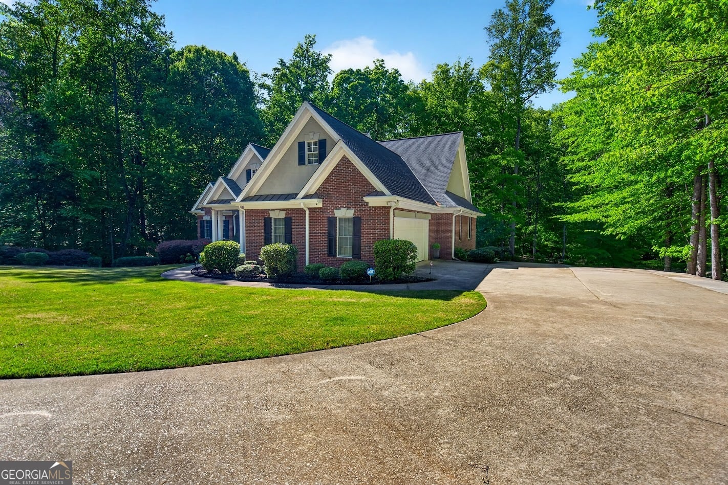 205 River Oaks Dr, LaGrange, GA 30240