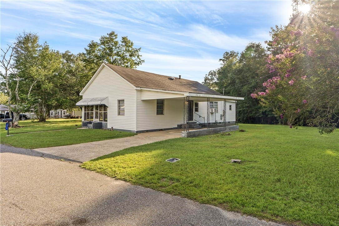 1534 34th Ave SW, Lanett, AL 36863