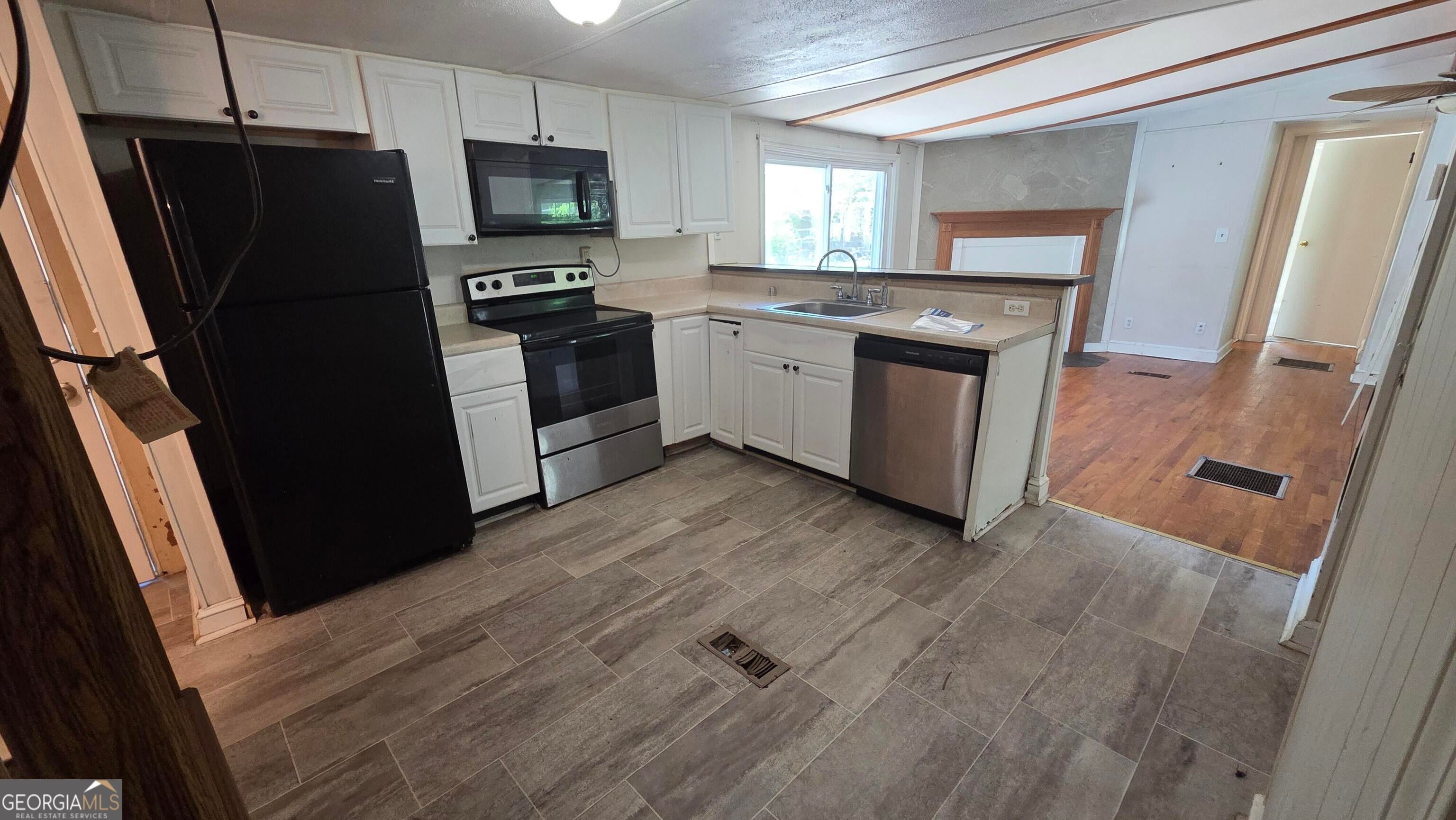 25 Fischer Rd, Sharpsburg, GA 30277