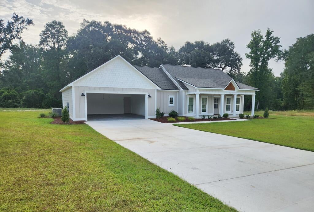 109 Fawn Ct, Leesburg, GA 31763