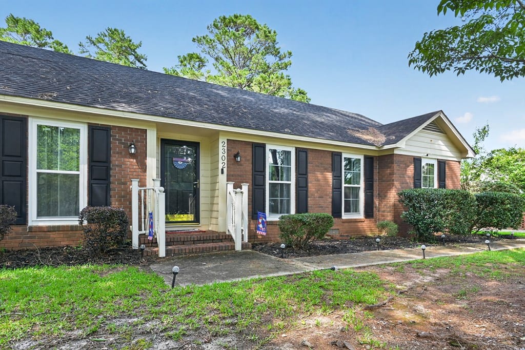 2302 W Alberson Dr, Albany, GA 31721