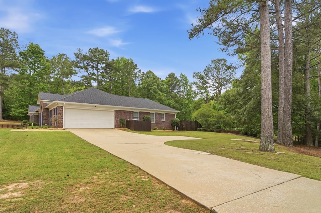 13 Wildwood Plantation Ln, Cataula, GA 31804