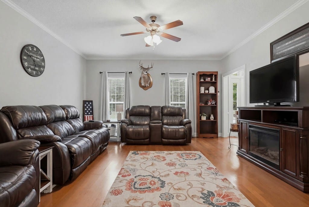 100 Northbrook Ct, Leesburg, GA 31763