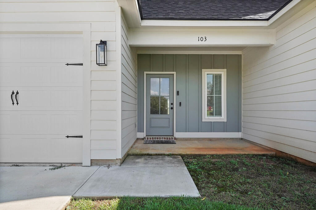103 Chelmsford Ct, Leesburg, GA 31763