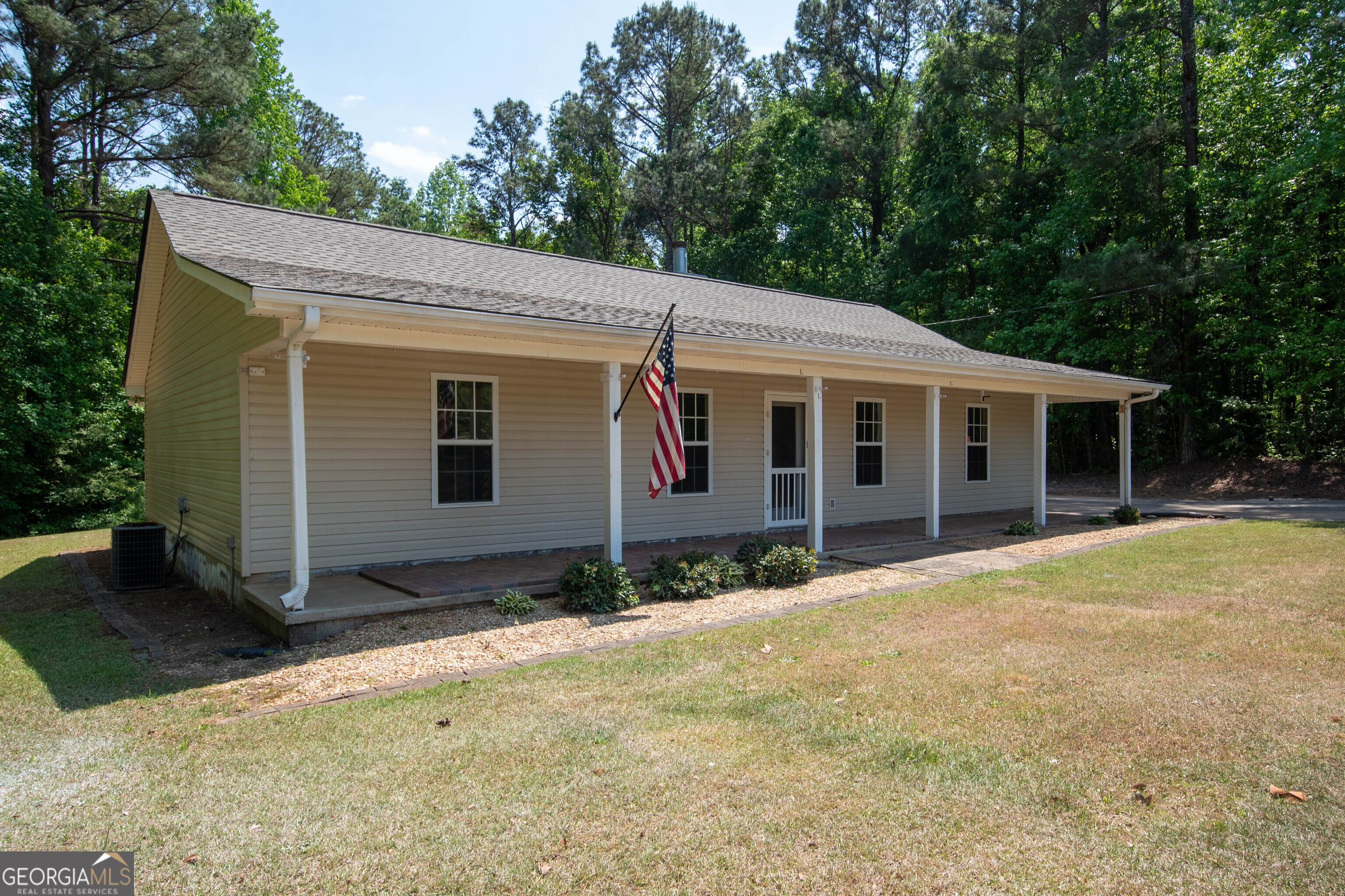 703 New Hutchinson Mill Rd, LaGrange, GA 30240