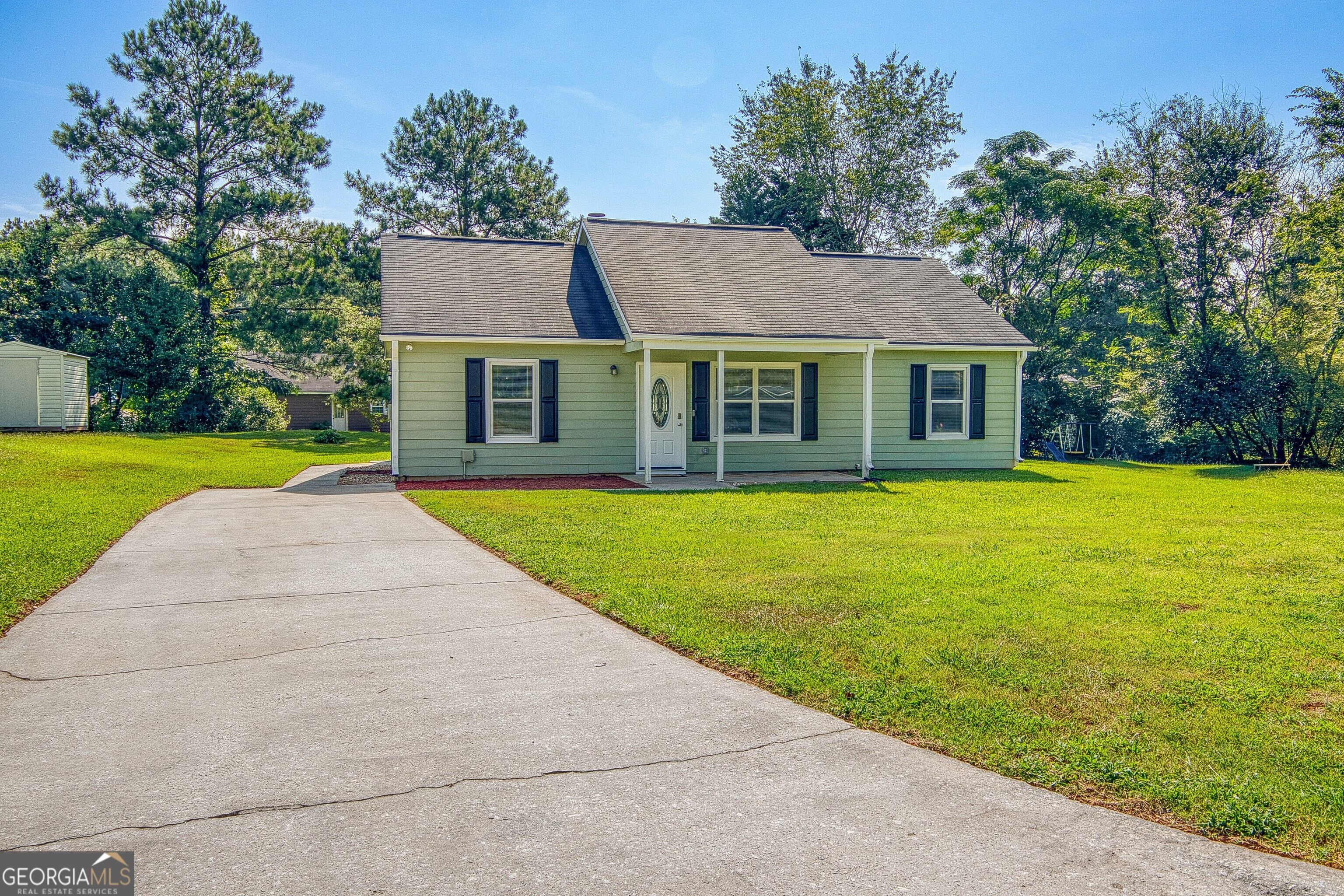 32 Oak St, Newnan, GA 30263