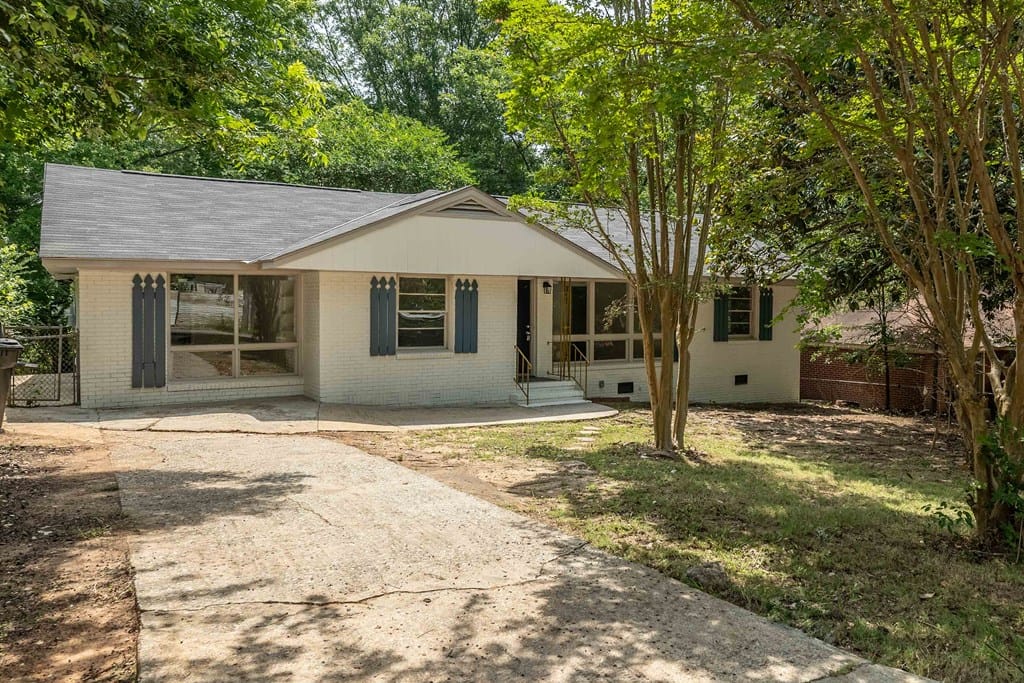 6 Estes Dr, Columbus, GA 31903