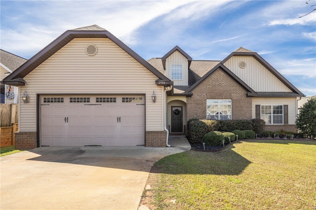 2904 Anderson Lakes Cir, Opelika, AL 36801, USA — Photo 2