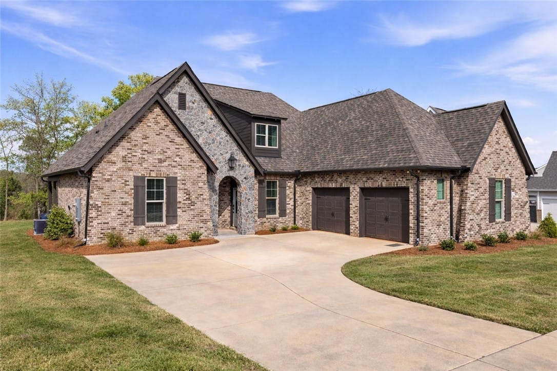 1637 James Burt Parkway, Auburn, AL 36830, USA