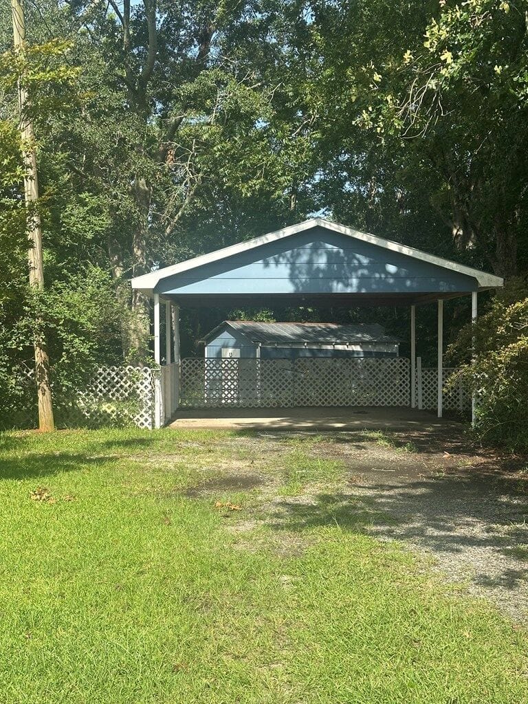 592 Pecan St SE, Dawson, GA 39842