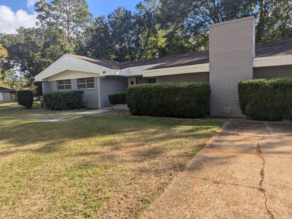 1913 Forest Glen Dr, Albany, GA 31707
