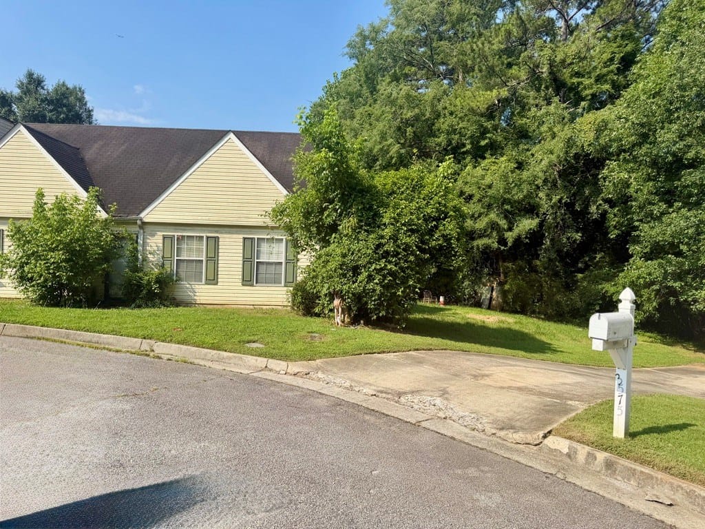 3579 Bouldercrest Ct, Ellenwood, GA 30294