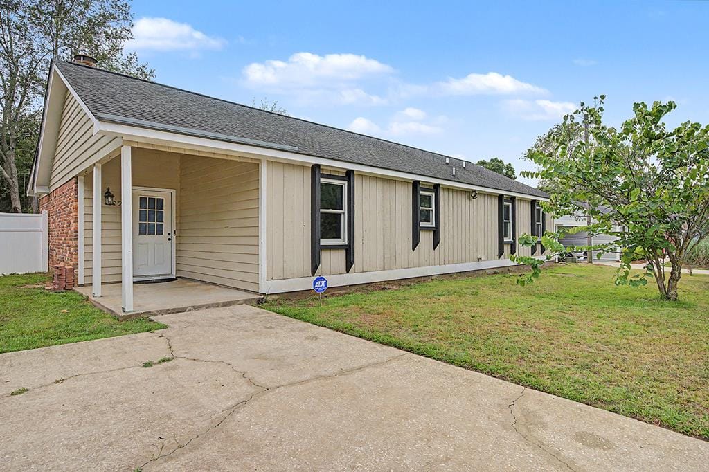 129 Cherokee Ave, Leesburg, GA 31763