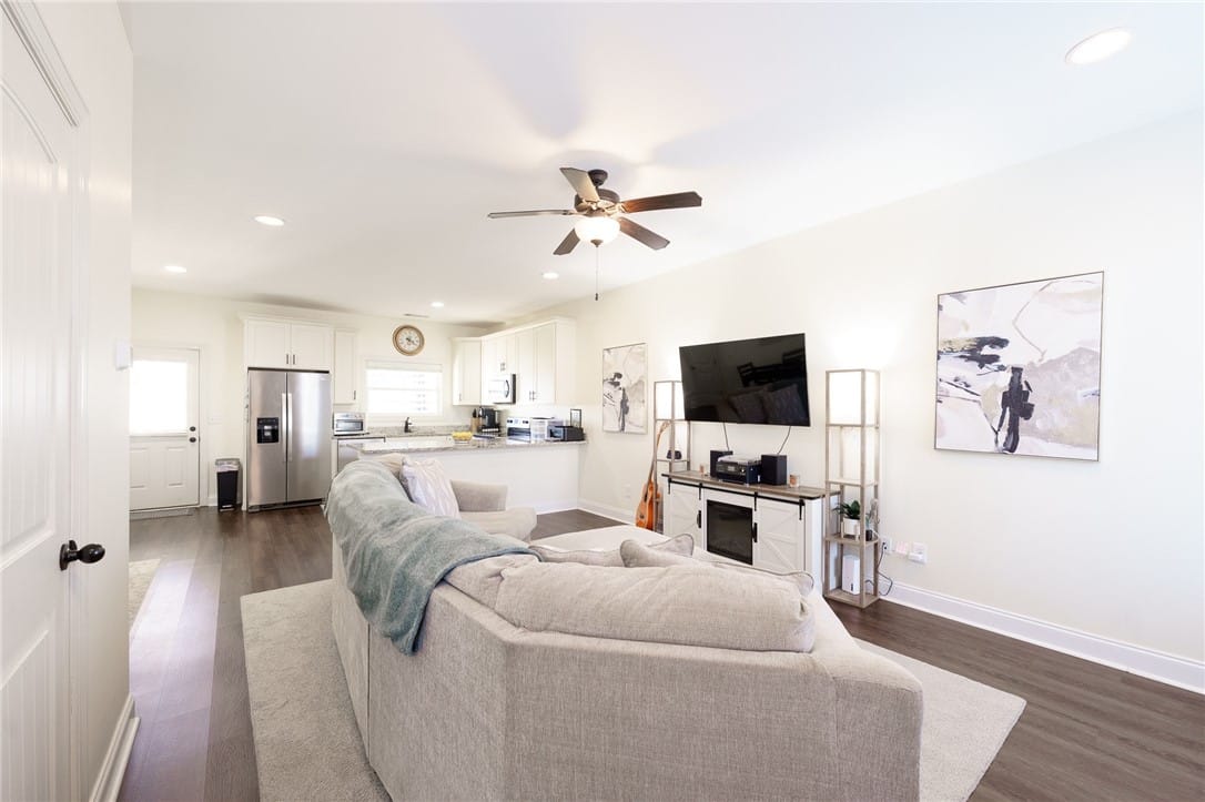 3855 Academy Drive #303, Opelika, AL, 36801 — Photo 2