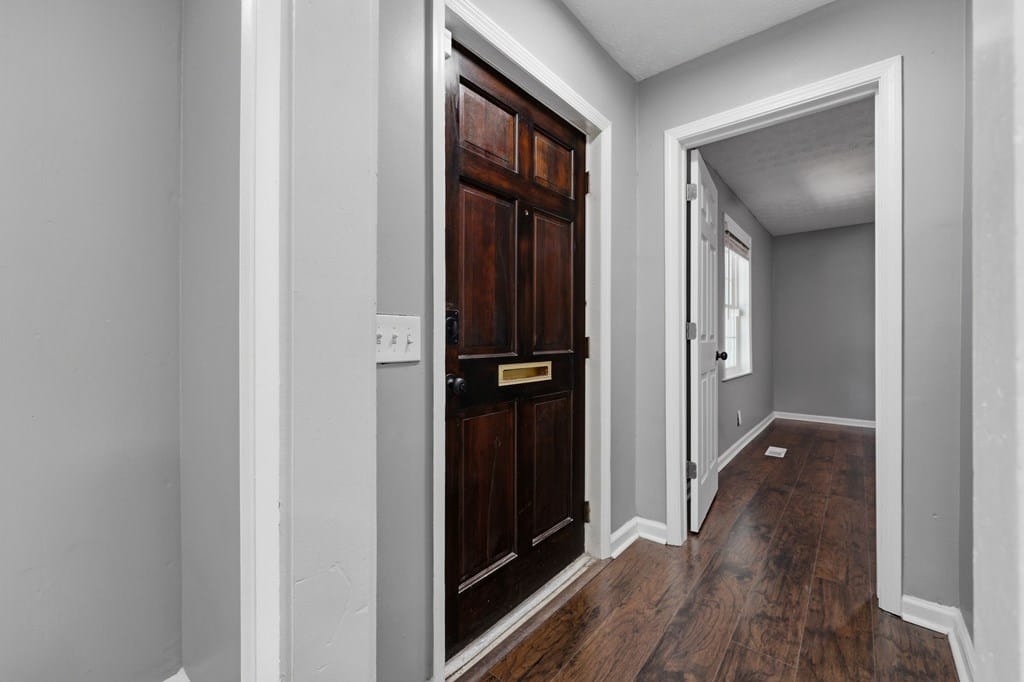 3705 18th Ave, Columbus, GA 31904, Entryway