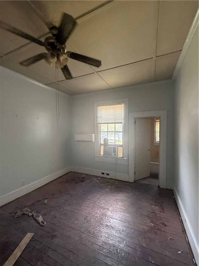 902 1st St, Lanett, AL 36863