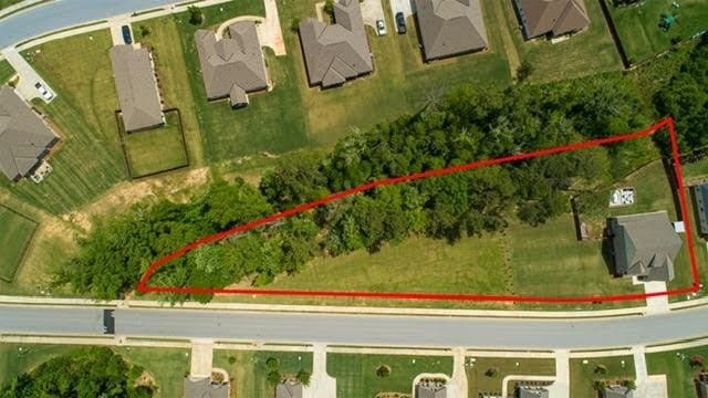 1962 Cannon Gate Dr, Opelika, AL 36801