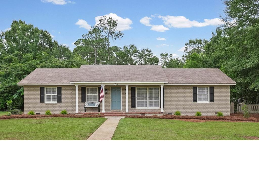 704 Forest Glen Dr, Albany, GA 31707, Main View