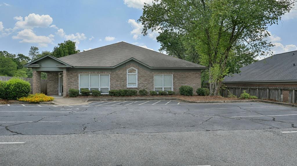 1818 Warm Springs Rd, Columbus, GA 31904