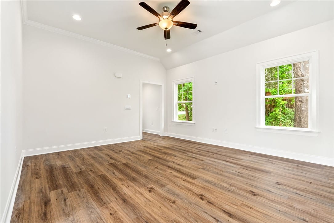 1873 Shadow Bend Ln, Auburn, AL 36830, A welcoming, naturally illuminated living area fea