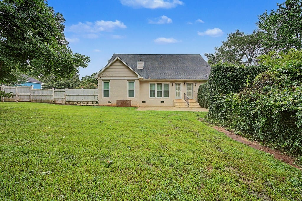 275 W Doublegate Dr, Albany, GA 31721