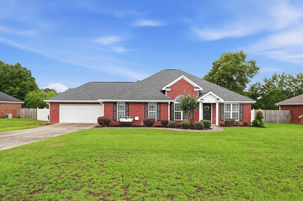 108 Oakwood Ct, Leesburg, GA 31763