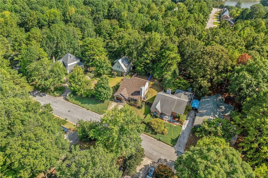 370 BUTTERNUT, AUBURN, AL, 36830, You will love the beautiful wooded neighborhood.